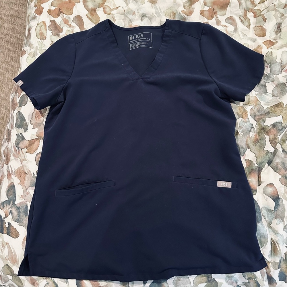 Figs navy Casma 2 pocket top